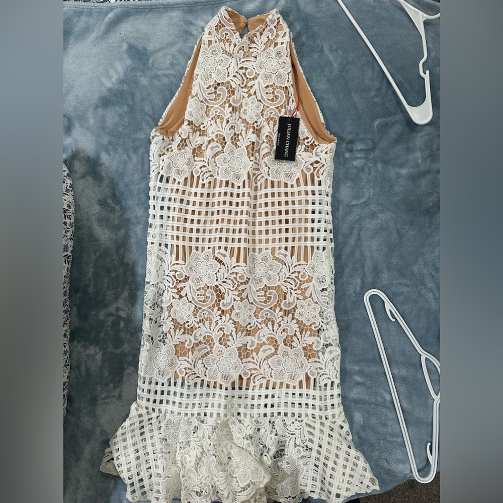 White lace Julian Chang mermaid style dress. New with tags.